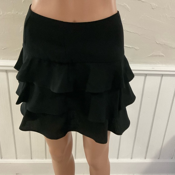 Forever 21 tiered mini skirt - Picture 1 of 3